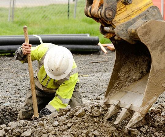 Земляные работы в Пскове и  Псковской области