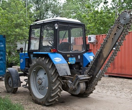 Траншеекопатель в аренду в Пскове и  Псковской области